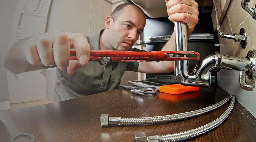 Expert burst pipe repair services in Tucumcari, NM